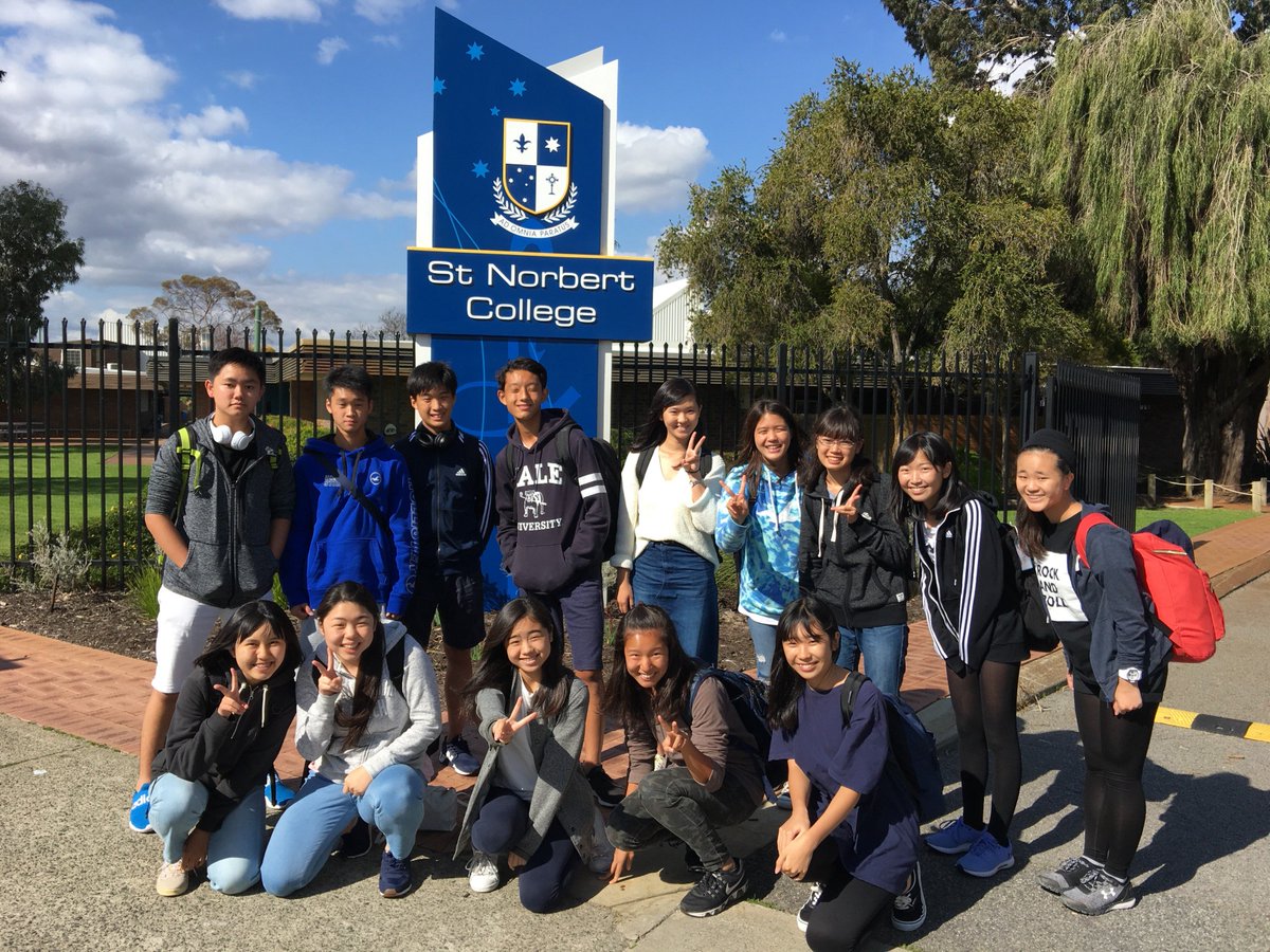 Uzivatel 成城学園 企画広報部 Na Twitteru 成城学園中学校3年生の希望者14名がオーストラリア短期留学へ 飛行機トラブルで2時間遅れでの出発となりましたが 15日午後 目的地パースのセントノーバート校に無事に到着しました 全員がホストファミリーと顔を合わせ Uzivatel 成城学園 企画広報部 Na Twitteru 成城学園中学校3年生の希望者14名がオーストラリア短期留学へ 飛行機トラブルで2時間遅れでの出発となりましたが 15日午後 目的地パースのセントノーバート校に無事に到着しました 全員がホストファミリーと顔を合わせ