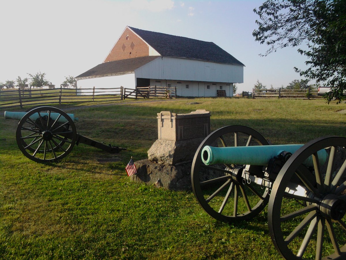 crossPV11's tweet photo. A monument for the 9th Massachusetts Battery at Gettysburg where they were ordered to fire double canister onto the nearing Confederate army. After this did not work and they were being overrun, they were ordered to spike the cannons. #APUSHPV Period 6 Theme: NAT https://t.co/859l97ELcG