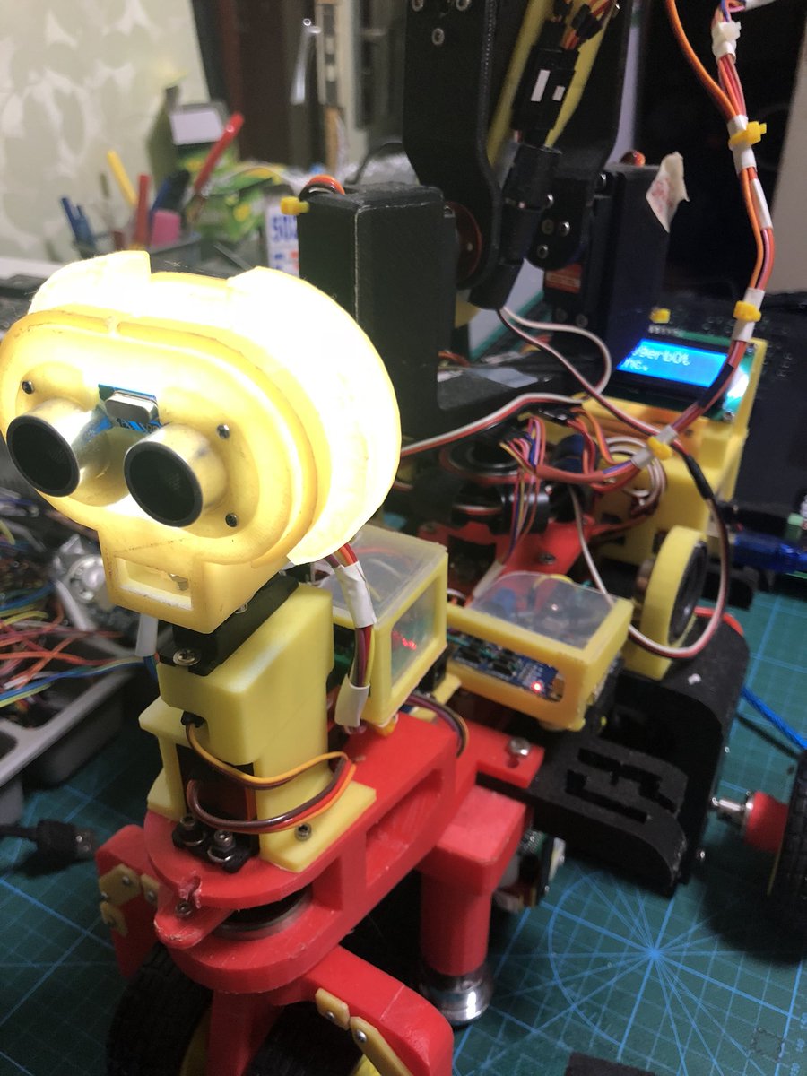 hannu_hell's tweet photo. Pretty messy wiring though I’m really glad all the connections are solid. #Microcontrollers #Arduino #3Dprinting #Robotrover #HCSR04 #DHT11 #HCSR501 #HC05 #mp3module #ISD1820 #A4988 https://t.co/zIhvbjvPf5