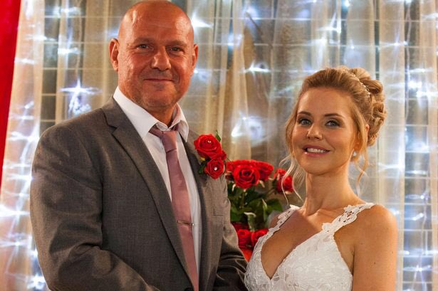 crazycatgay02's tweet photo. I feel sorry for which ever actor they pair up with Cindy as they have the biggest shoes 2 fill 👌dirk was a legend and thy were the best double act @davidkennedy64 @Steph_Waring #hollyoaks #ripdirk https://t.co/6OlSdus0T7