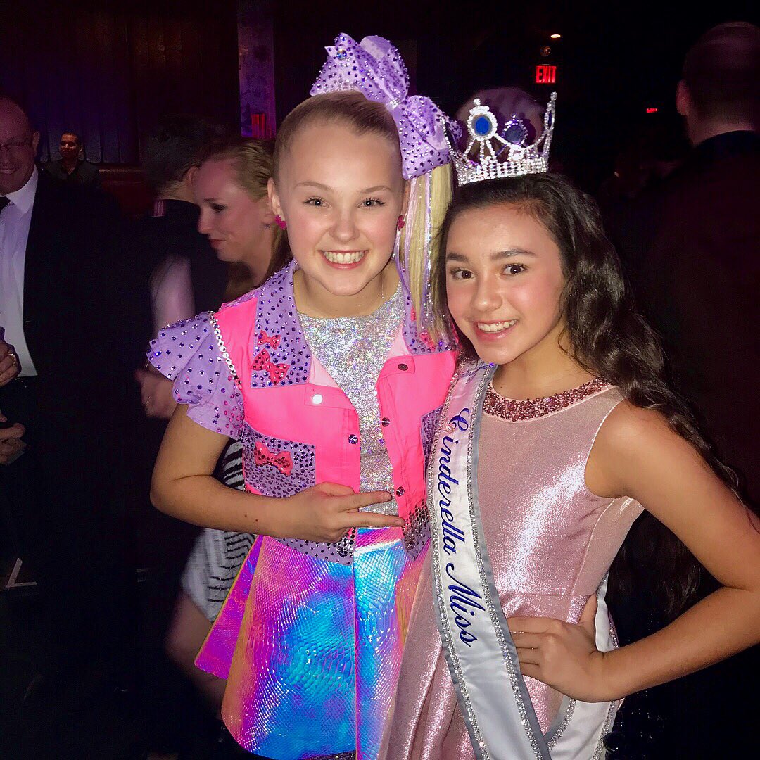 CinderellaPagnt's tweet photo. Chech out your International Miss at the @dance4IDA https://t.co/6fbPAElmf7