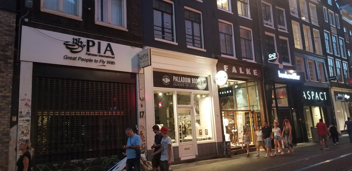 TERIMAAKIJACK's tweet image. That Awkard moment when you are walking down the streets of Amsterdam and see a random PIA office in between coffee shops (weed shops). 😂

#DunyaPrograms #HumBhiPakistanHain