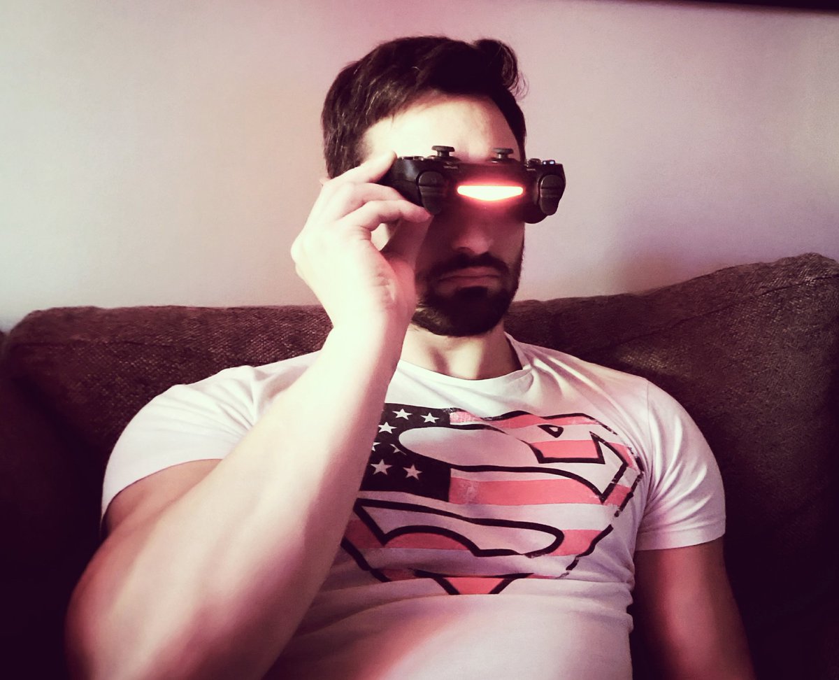 DolsonLewis's tweet photo. Super Cyclops : The Cheapest Cosplay 😝 #superhero #superman #cyclops #Marvel #dccomics #mix #marvelvsdc #suit #laser #mutant #mask #hero #character #cosplay #cheapestcosplay #joke #comics #sony #playstation #remote #playstationremote #redlight https://t.co/1cKjTipI1y