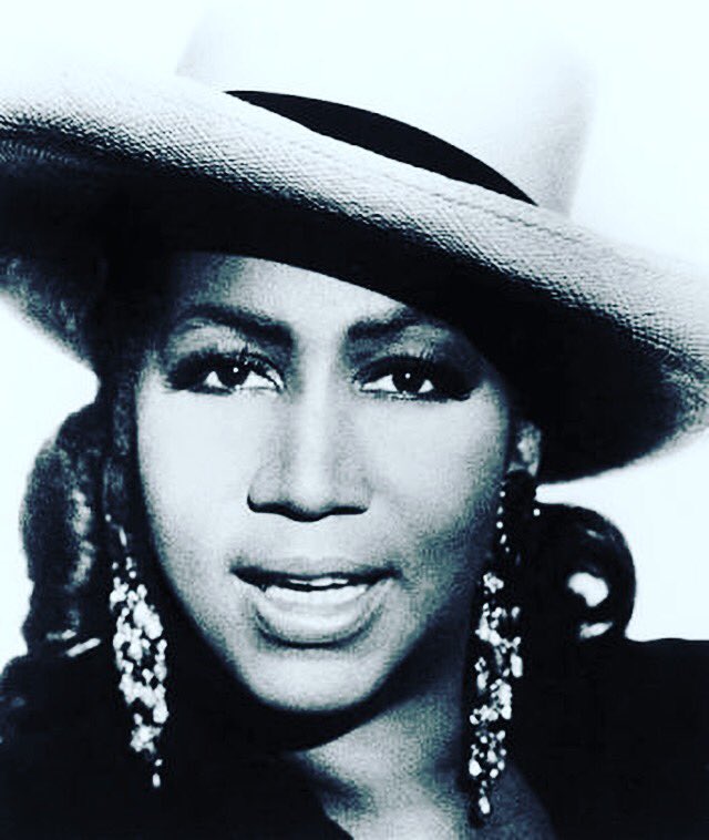 moovnman's tweet photo. Oh man! Ms. Aretha Franklin not only fought for civil rights but also empowered women and soothed our souls, among many other accomplishments throughout her illustrious music career. Rest in Power Queen! Soul music will never be the same...R-E-S-P-E-C-T https://t.co/UennMjsJgK