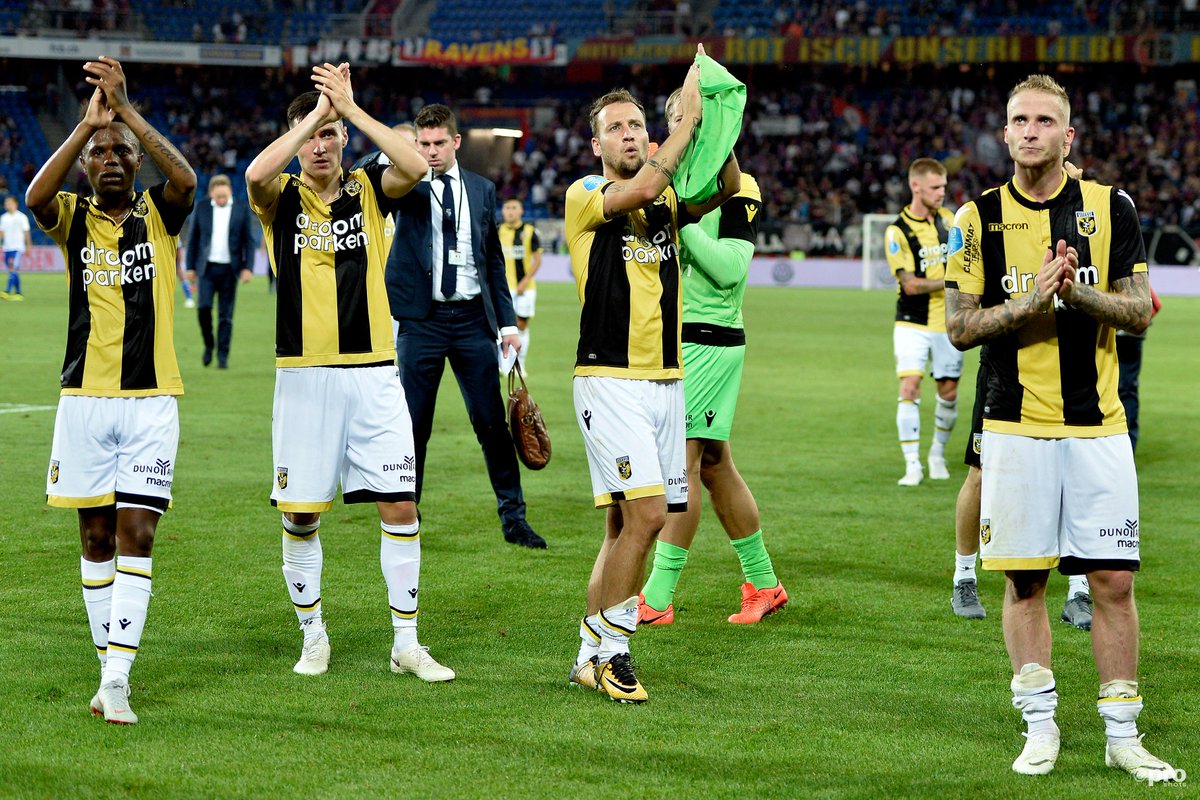 MijnVitesse's tweet photo. Helaas... niet het resultaat waar we op gehoopt hadden😔
Supporters, bedankt voor jullie geweldige steun!👏🏼#Vitesse #basvit #UEL https://t.co/UmuXGItJtr