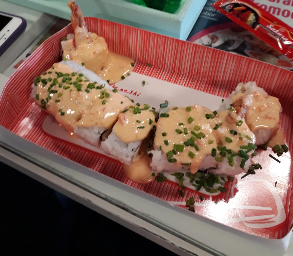 OrangeAsSunset's tweet image. Estoy probando #volcanoroll de #hanashisushi  en el #sushimasterco