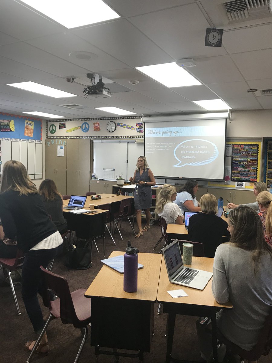 MelaniGraeser's tweet image. Stephanie at work with Engaging Hearts and Minds in Real-World Issues #sbsdstream #sbsdedu