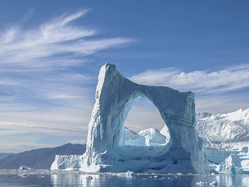 Toms__Research's tweet photo. You could be spotting the northern lights or the huge glaciers off the coast of Greenland.🇬🇱 The Arctic Circle is a new sort of hidden #paradise!

Visit https://t.co/NcKjdcTR9i to get your unique and up to date #travelguide and start #travelling.
.
.
#travel #travelphotography https://t.co/HbhqUIvM9J
