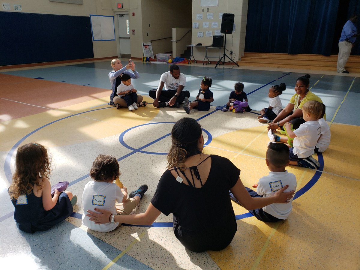 HDCookeES's tweet photo. Welcome prek! We played hard and then it was time to rest! Bienvenido prek! ¡Jugamos duro y luego llegó la hora de descansar! #extendedyear https://t.co/JZ5GGCAsXX