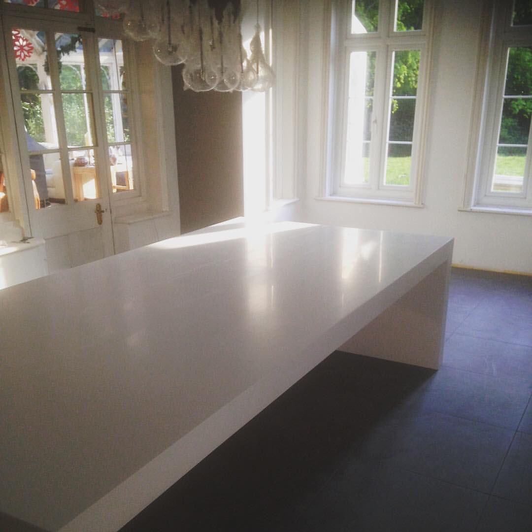 Techtops08's tweet image. Installed a huge corian dining table. Really pleased with this. #corian #glacierwhite #table