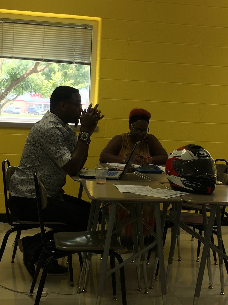 HS ELA Planning- South Area/Sterling teachers in the work ⁦@NicoleMooreHisd⁩ ⁦<a href="/SouthArea_HISD/">SouthArea_HISD</a>⁩ ⁦<a href="/HoustonISD/">Houston ISD</a>⁩