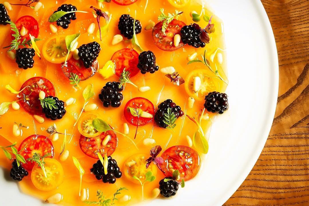 ChefsofCarolina's tweet photo. Chef @chefcrawford made this beautiful Compressed Melon Carpaccio, Pickled Blackberries, Heirloom Tomatoes, Tarragon Vinegar at @crawfordnson 
#carolinacuisine #trianglenc #raleigh #nceats #carolinachefs #mellon #blackberries #heirloomtomatoes #yummy https://t.co/lZTVSFu8G9
