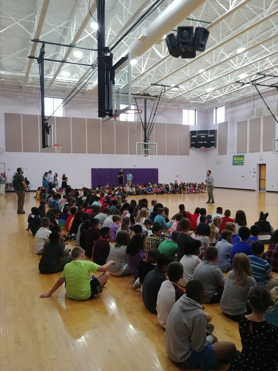 ChesserWRMS's tweet image. Camp time with Mr. Brooks! Off to a great start already! #reynproud #wrms