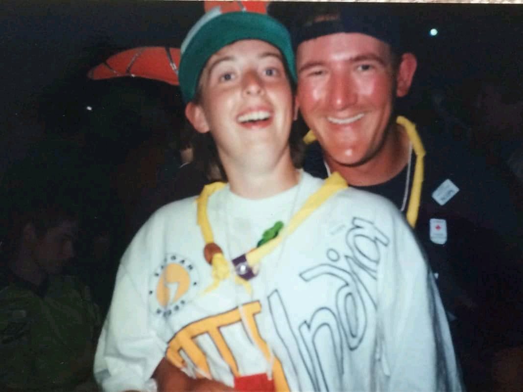 Amocooke's tweet photo. @00s2018 Same hat, same couple, same location, 19 years later...#norjam99 #norjam2018 https://t.co/sp5Fdq2qM9