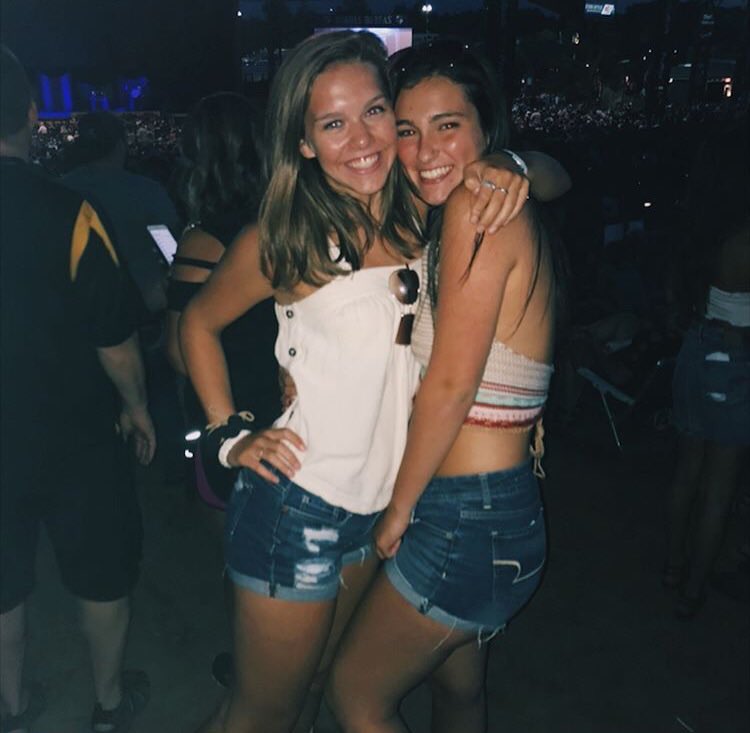 grace_rydzak's tweet photo. happy 17 to the person that had been through the highs and lows with me since forever🥂🥂live it up:)) love you long time❣️❣️@maggie_laffin https://t.co/TSoEIvHBwh