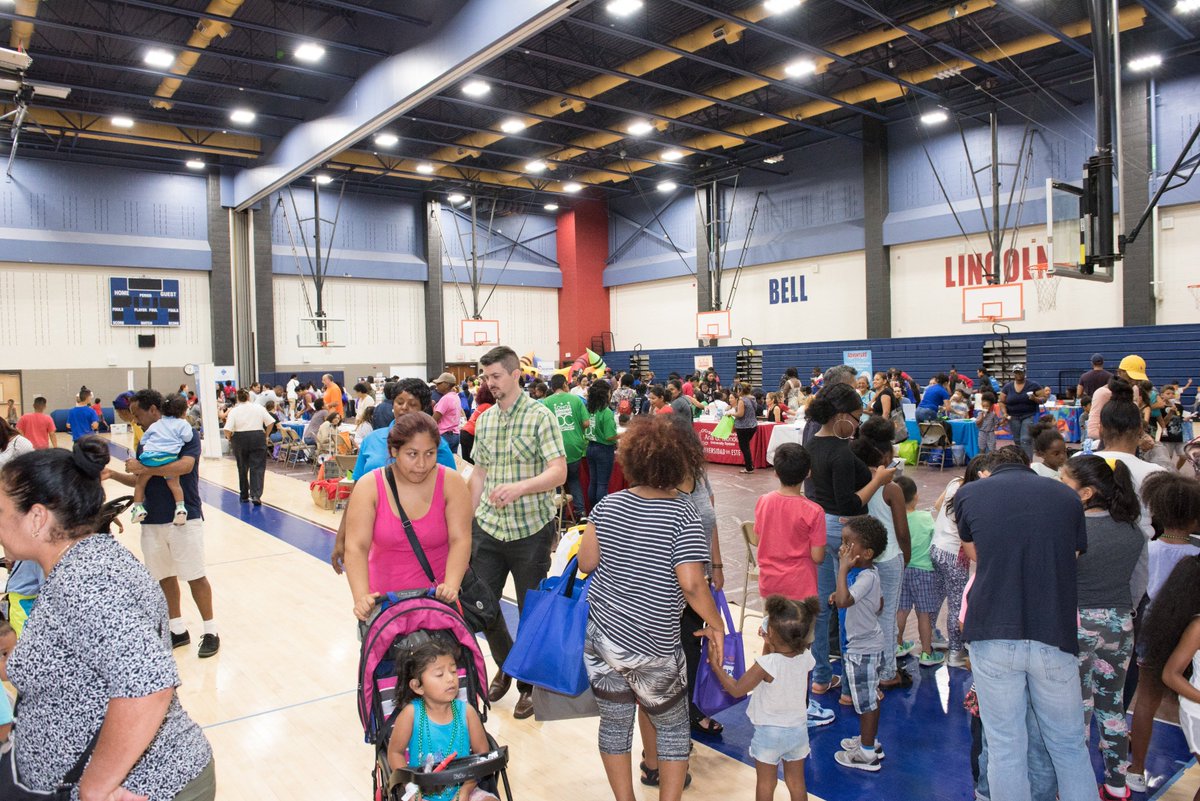 LADatDCPS's tweet photo. 20 parent workshops + 60 dedicated CBOs + countless fun activities, school supply giveaways, and free services= more than 1,600 ELs served (and one awesome day!)
Thank you to all who made this year's English Learners' Back to School Fair an amazing success! @dcpublicschools https://t.co/JRB4xeiPCl