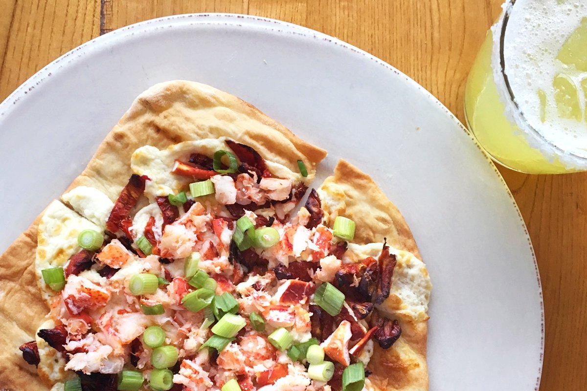250Market's tweet photo. Live local music coupled with tempting food and drink specials here at 250 Market will have you saying 'thank goodness it's Thursday'! 
Check out our happy hour specials: https://t.co/HRbNVTropM https://t.co/Vbl7lHfFqy