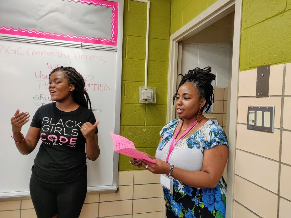 BlackGirlsCode's tweet photo. Our Chicago volunteers are very dedicated professionals who took off from work to be with our campers! Leena spent 8 full days here at camp. Even though it was her birthday yesterday she chose to spend it with us! #BGCSummerofcode2018 @CapitalOne https://t.co/IPYKcH1vqH