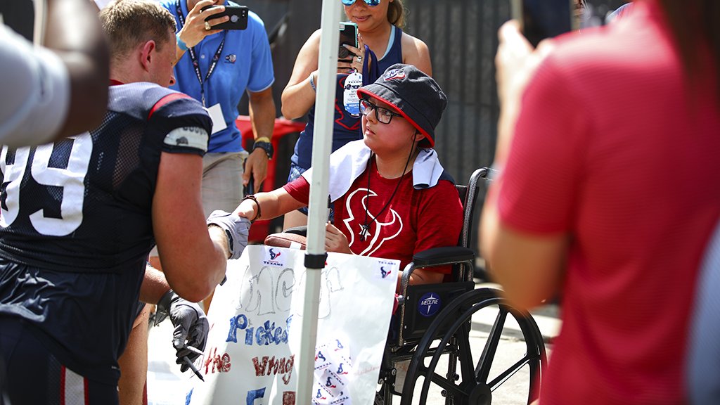 Cancer picked the wrong #Texans fan.  #TexansCamp https://t.co/R7WWIyAYcG