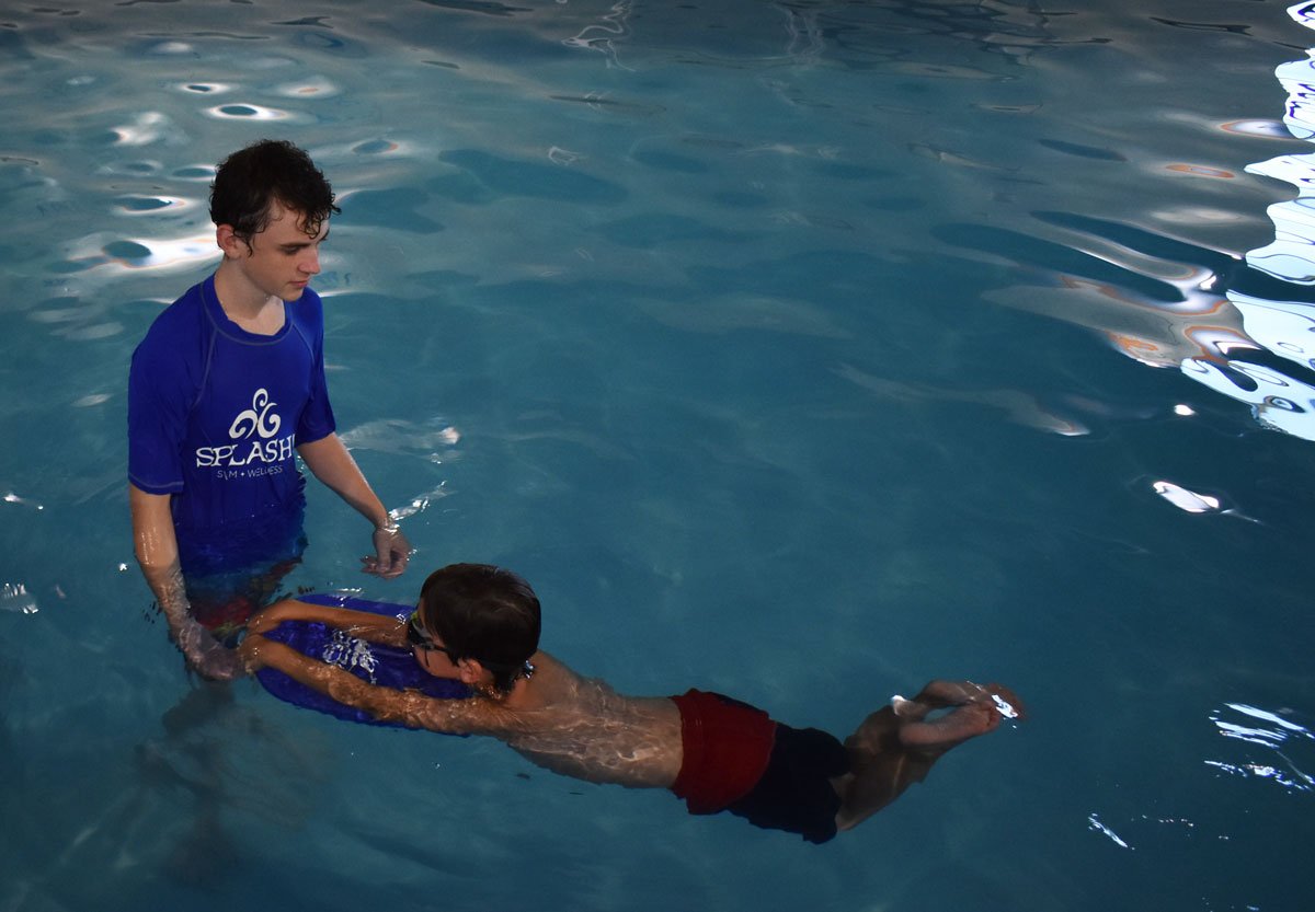 SplashSwimWell's tweet photo. School Age Level 2 with Splash! Instructor Max (2018 Summer Session) 😀👍🏊‍♂️ ( 1 of 2) #SplashMequon #SwimLessons  #Mequon #WaterSafety https://t.co/e3a4q5i2bY