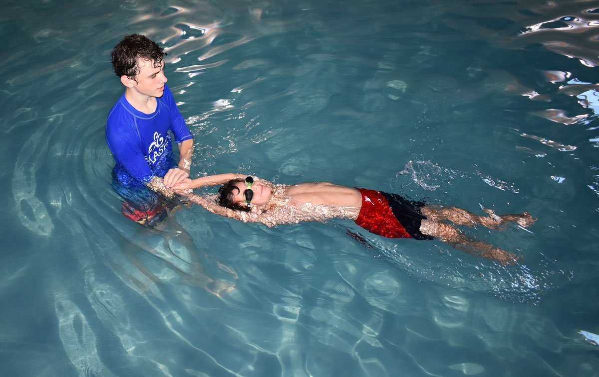 SplashSwimWell's tweet photo. School Age Level 2 with Splash! Instructor Max (2018 Summer Session) 😀👍🏊‍♂️ ( 2 of 2) #SplashMequon #SwimLessons  #Mequon #WaterSafety https://t.co/xiH9xw0sHc