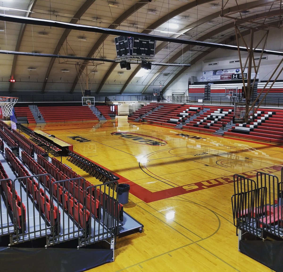 CoachPribble's tweet image. 10 days until our guys arrive on campus! 10 days until balls bouncing, shoes squeeking, and the Marcus Pavilion is buzzing again. #Saints