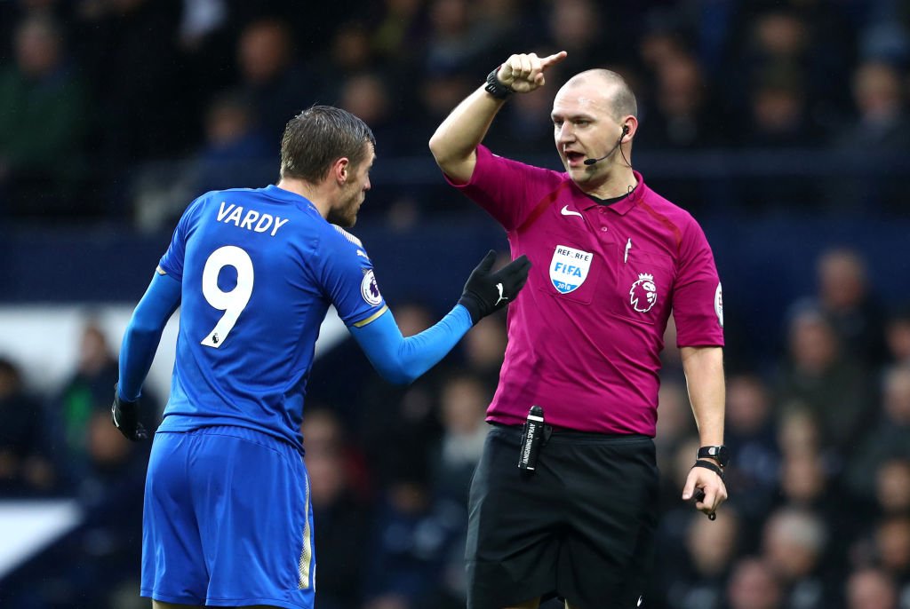 BBCSport's tweet photo. Referee Bobby Madley has quit as a Premier League official at the age of 32.

➡️ https://t.co/NsTZnMqcbM https://t.co/nlrMdEWNt6