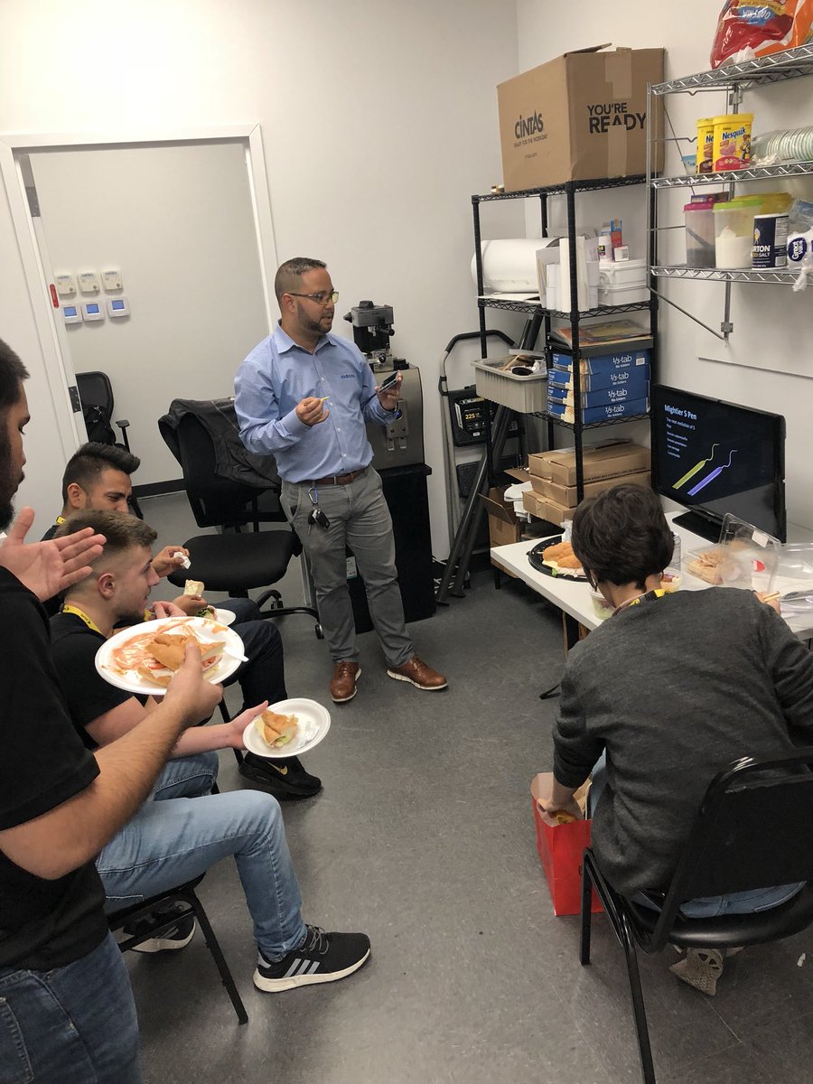 1294Sprint's tweet photo. Knowledge is Power!! Special Thank you to our Samsung Rep @SamsungchesJuan for the Note 9 tutorial!!! Come Pre-Order NOW!!!☝🏼#Saumsung #Sprint #Note9 https://t.co/yxLS12UgDa