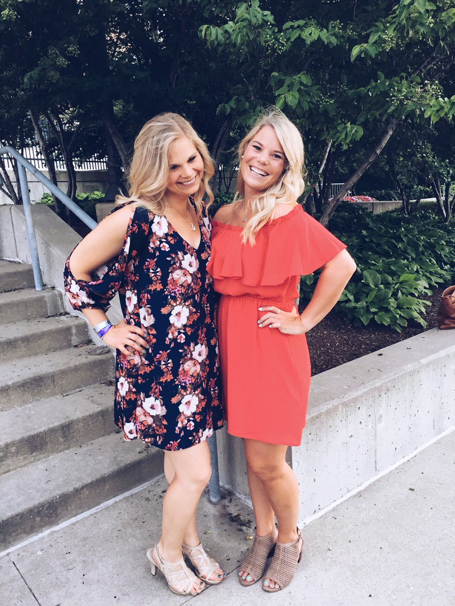 WhitTreu's tweet photo. Happy girls are the prettiest girls 💕

#ThursdayThoughts #fitness #FriendshipGoals https://t.co/w2UfoPqbLy