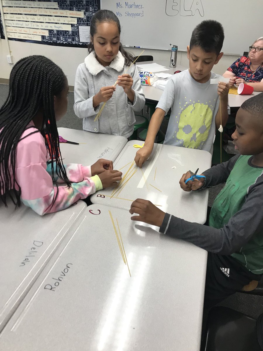 NancyMa_Teach's tweet photo. 5th grade working on #teamwork and #stem @WeirElementary #weircollegebound @AlisonGuernsey @DrRobM_FSUSD https://t.co/8tlUKlGvrh