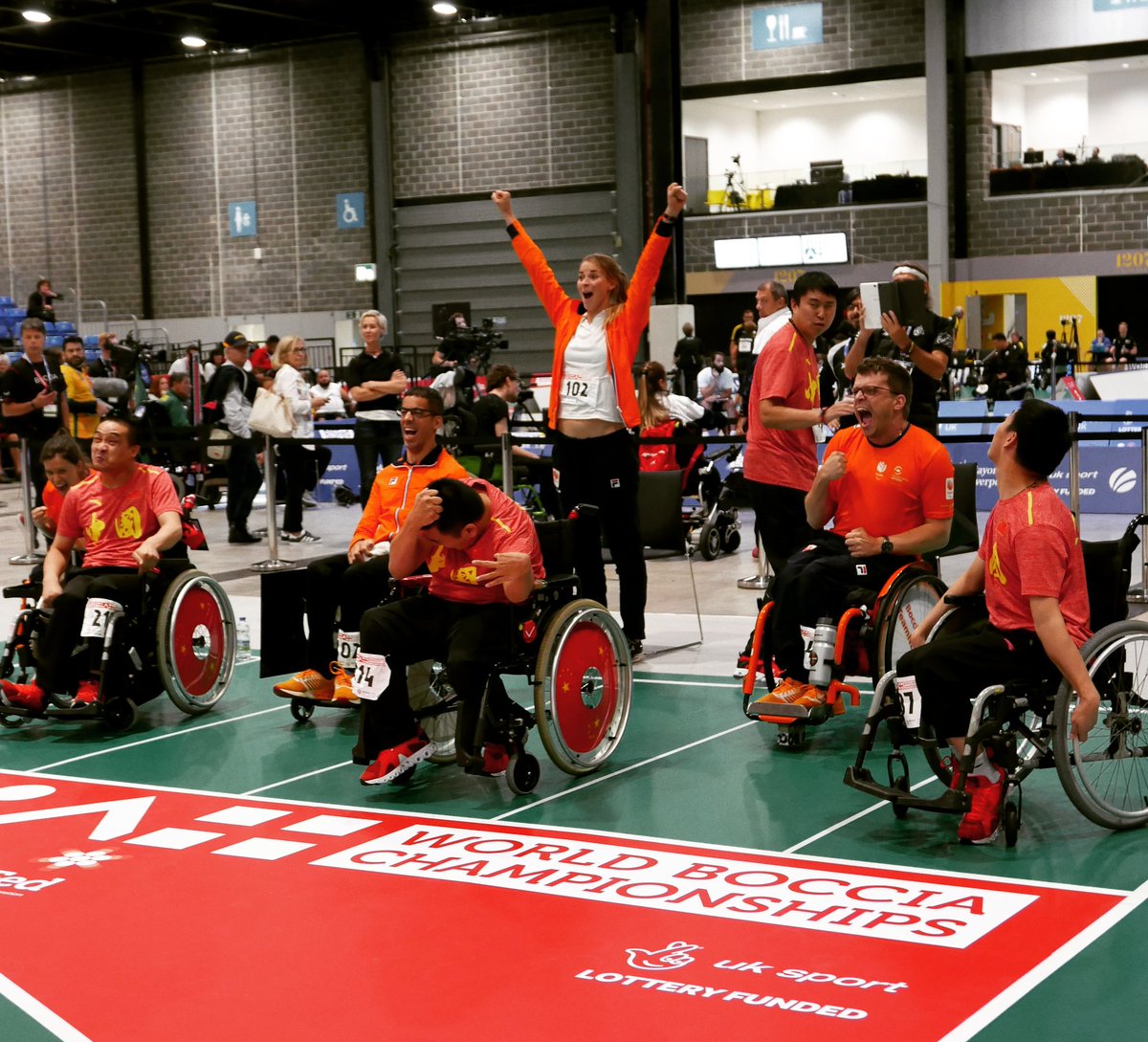 Wanneer je de tiebreak wint van de krachtpatsers uit China!! 🇨🇳 Met de winst op Hong Kong van vanmorgen zijn we al verzekerd van een plek in de kwartfinale op het WK Boccia 😃😎🎉💪#BocciaTeamNL #teamnl
#worldboccia2018 #FILA