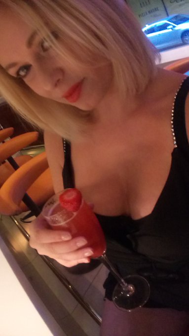 Happy birthday me.. Out  for dinner in Manchester at my fav  &hearts; #sancarlo 😋 https://t.co/TVCoaOdIO9<a href="/tag/sancarlo"class="tags"><span>#sancarlo</span></a>