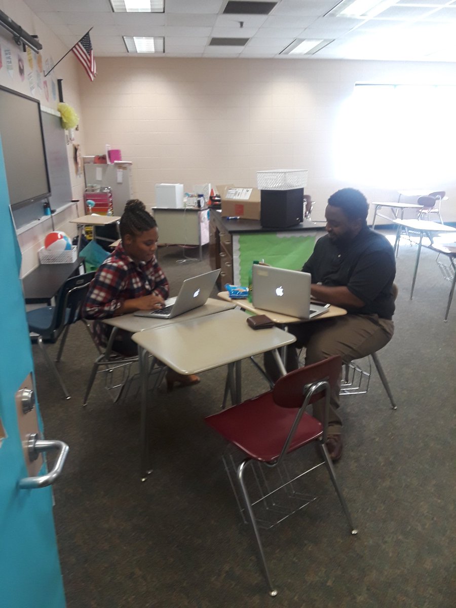 MsK8_sgms's tweet image. When the bell RINGS for you to go home.... #SGMSSoaringTowardsSuccess @twitterlesskwalthour @twitterlessdsmith. Ok so maybe we have to work on the technology part lol. #sciencecollab #gradelevelcollab