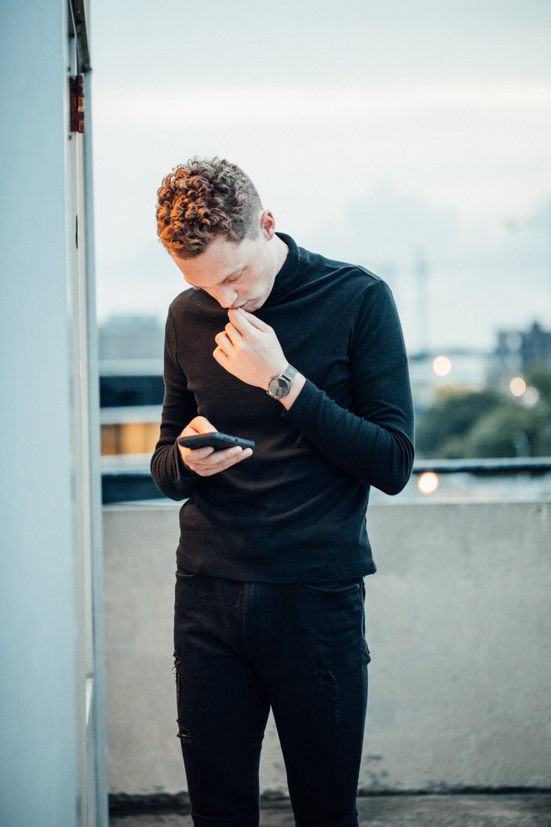 PonyExpresshq's tweet photo. Did you know that almost all text messages get opened! The average click-through rate for links in SMS messages reaches 19% with while the click-through rate for email marketing is just at 3.2%. Start using SMS marketing now!
#smsvsemail #onlinetexting https://t.co/zTS1x2Hnzn