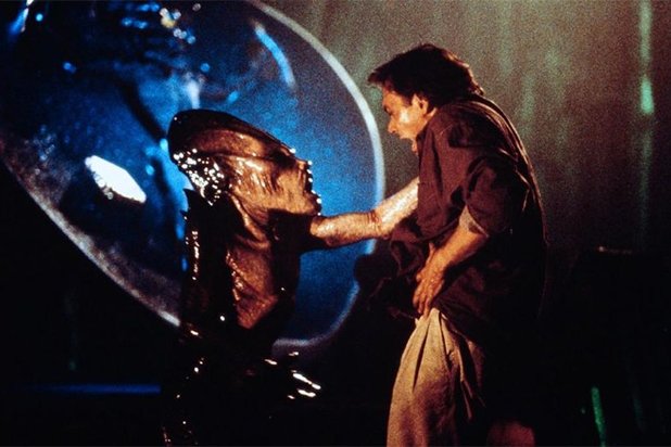 Cinepre Na Tviteru スティーヴン キングの小説 トミーノッカーズ Tommyknockers の ジェイムズ ワン ロイ リー Roy Lee による映画化企画で ファンタスティック フォー Fantastic Four 15年 のジェレミー スレイター Jeremy Slater が脚本に起用 Cinepre Na Tviteru スティーヴン キングの小説 トミーノッカーズ Tommyknockers の ジェイムズ ワン ロイ リー Roy Lee による映画化企画で ファンタスティック フォー Fantastic Four 15年 のジェレミー スレイター Jeremy Slater が脚本に起用