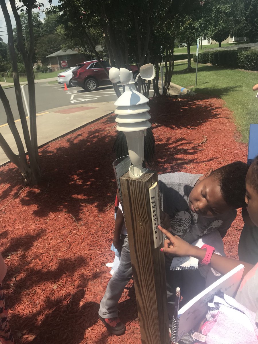 christytechhall's tweet photo. 2nd grade classifying clouds and our cloud experiment https://t.co/YXt08sgJrh