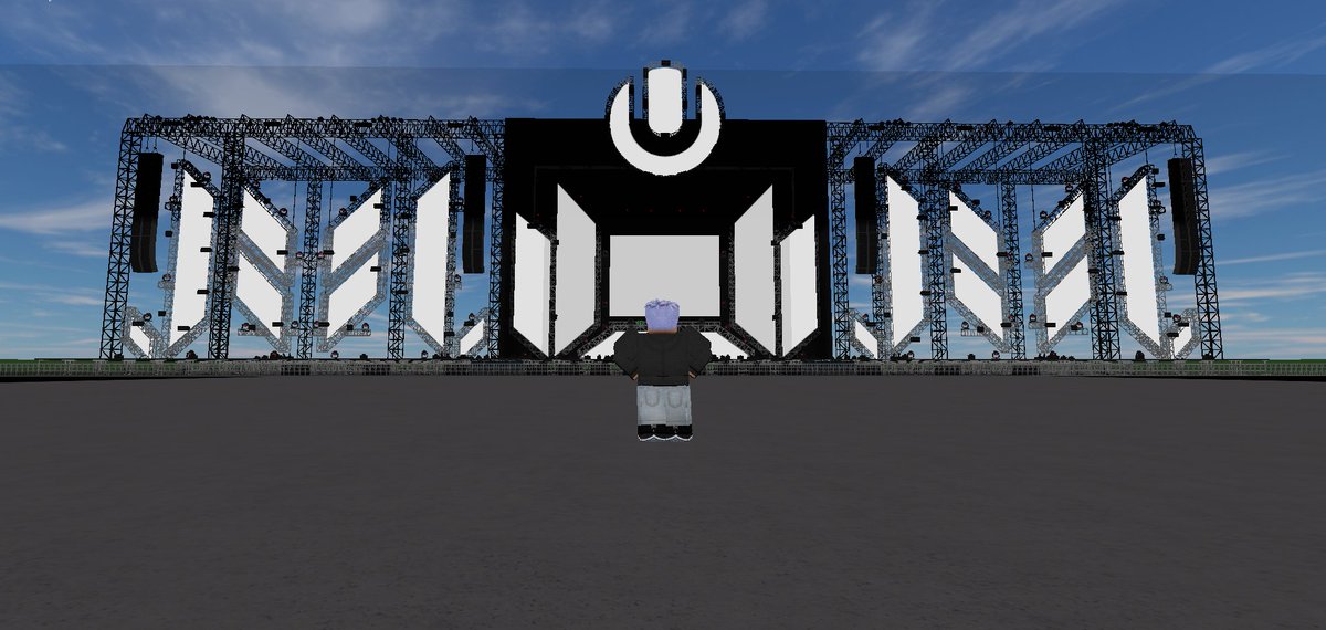 TheRobloxReaper's tweet image. Day 1 of @umfrbx SA! All calm before the storm..