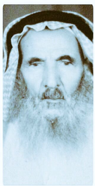 رمز من رموز من القبيلة الشيخ / حمود بن عتيق بن عليثه ابن قبعان المغيري رحمه الله رمز مشرف لقبيلة #القباعين عرف وشجاعته بكرمه وحب ابناء عمومته له