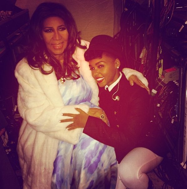 JanelleMonae's tweet photo. There was a GENIUS that walked this Earth . She was a BLACK WOMAN . She gave us the BLUE PRINT . She RAISED THE BAR . She LAID THE FOUNDATION and her name was QUEEN ARETHA FRANKLIN . We could not forget you if we tried . I am infinitely THANKFUL . 
#GENIUS #4everbowingtoyouQUEEN https://t.co/z7QjHLW5wI