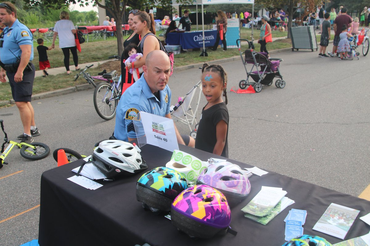 StPaulFireDept's tweet image. A beautiful night to be out enjoying the Healthy West 7th Block Party and learning about Fire Safety and Bike Safety.
#SaintPaul #saintpaulfire #sppd #FireSafety