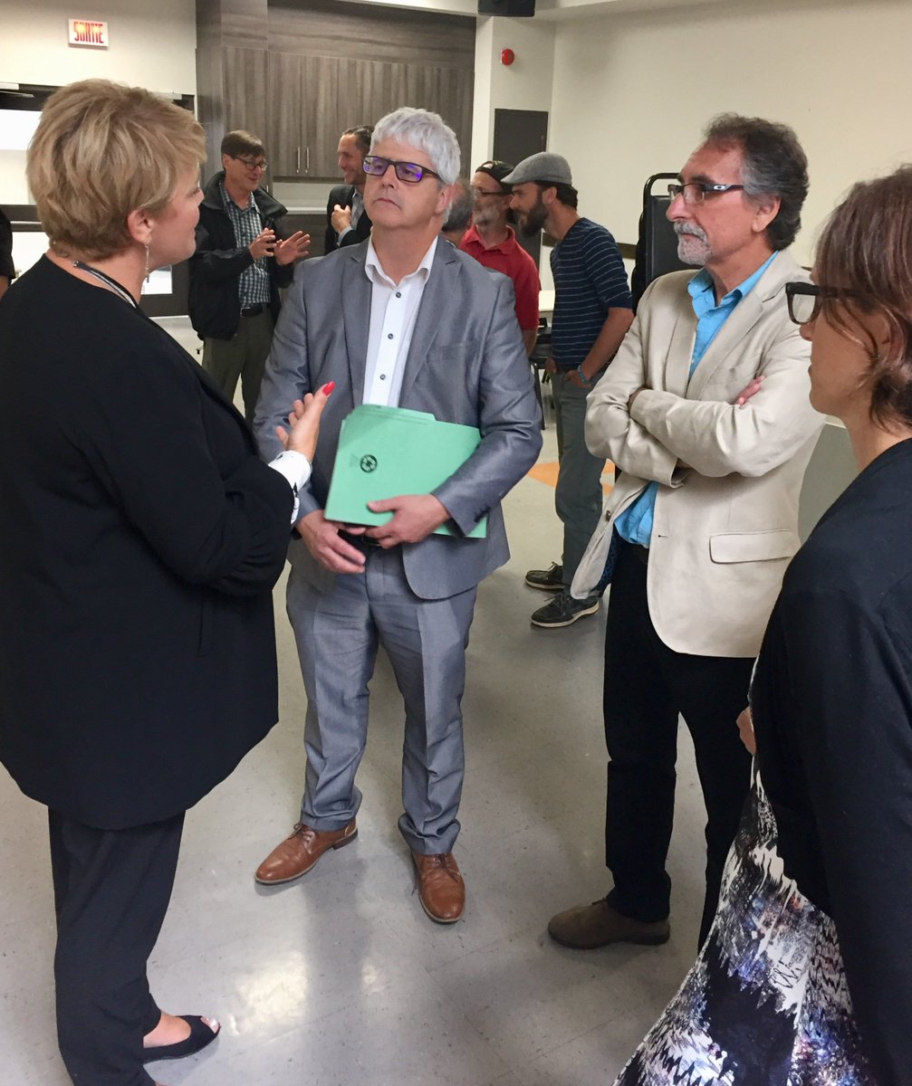Isamelancon's tweet photo. Heureuse d’annoncer ce soutien à un projet novateur pour trouver des débouchés pour certaines matières résiduelles générées par l’industrie de la pêche, comme les cordages de bateau.

➡ https://t.co/GF3EZSBreG
#PolQc

@mddelcc @recycquebec @germainchevarie @UQAR https://t.co/VAwEoviqpo