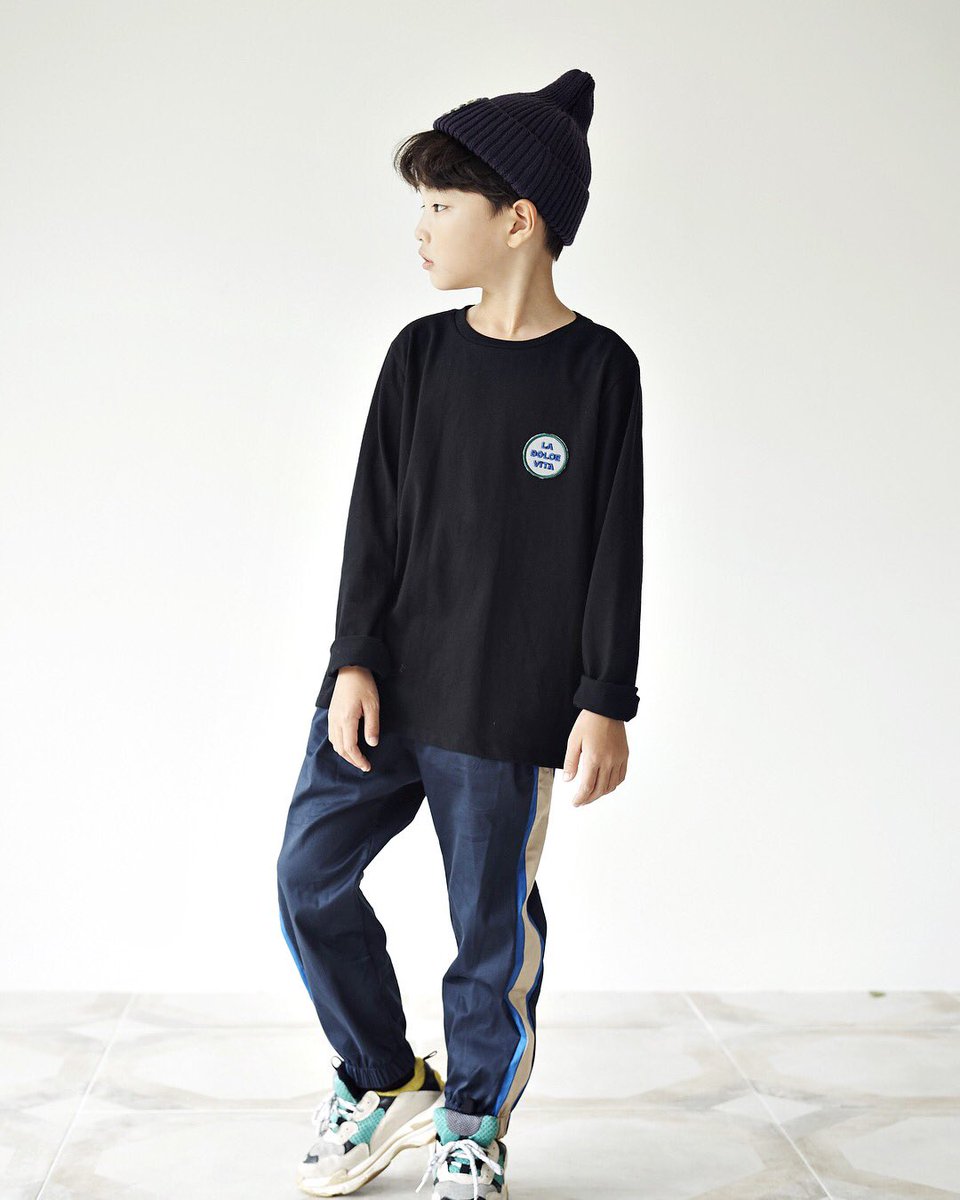 00Krater's tweet image. Meu filho é muito modelo mesmo, puxou pro pai. #Wooju