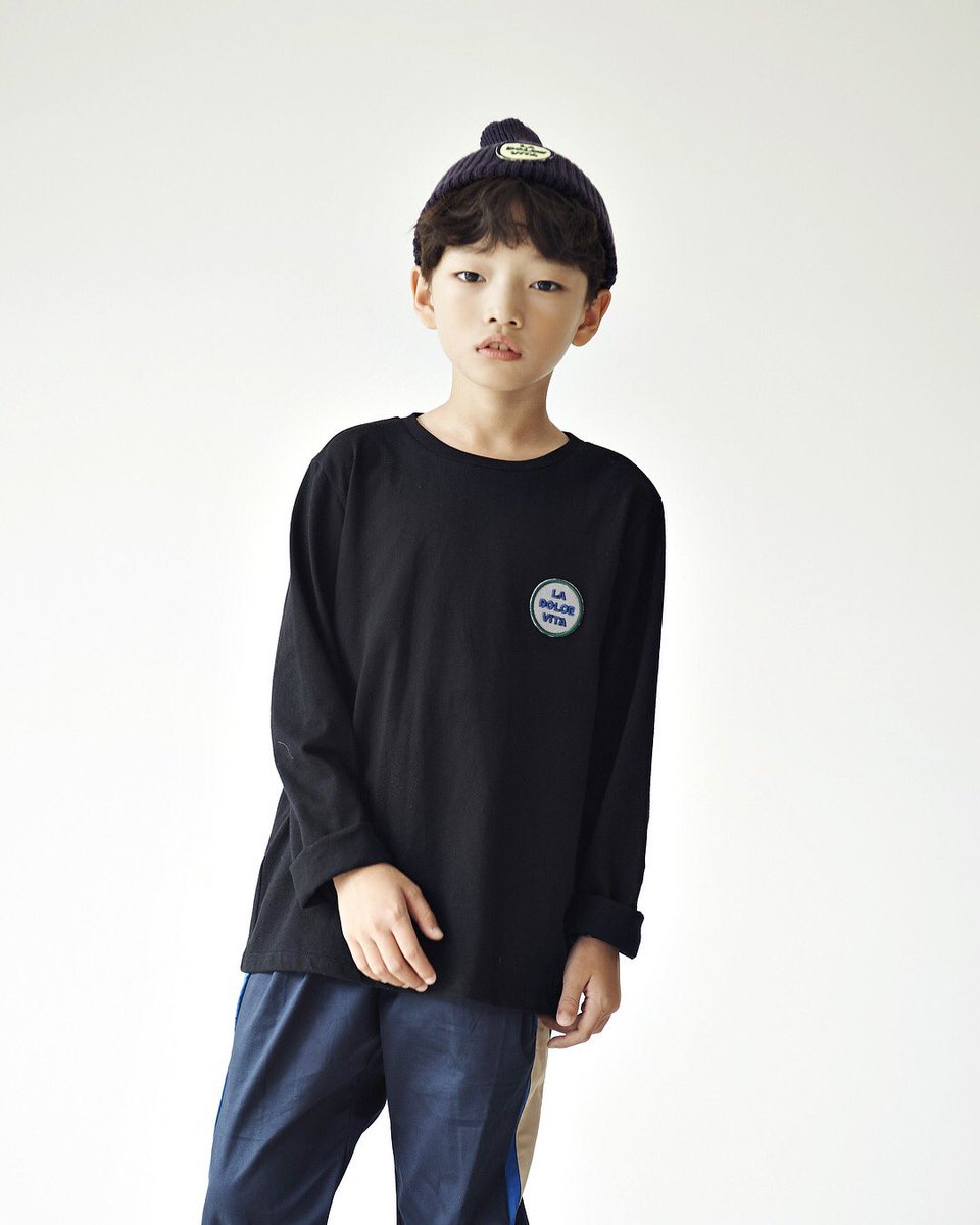 00Krater's tweet image. Meu filho é muito modelo mesmo, puxou pro pai. #Wooju