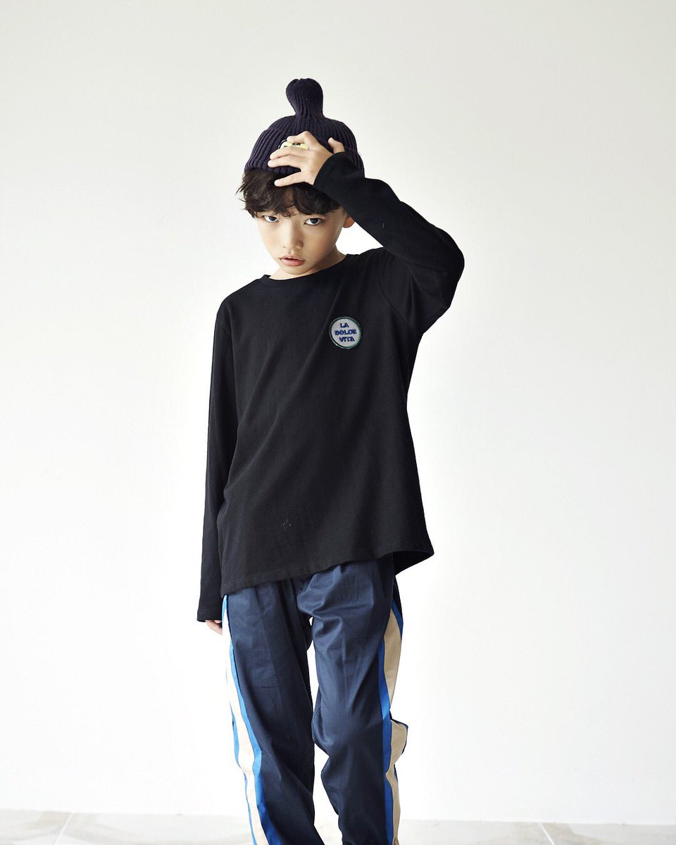 00Krater's tweet image. Meu filho é muito modelo mesmo, puxou pro pai. #Wooju