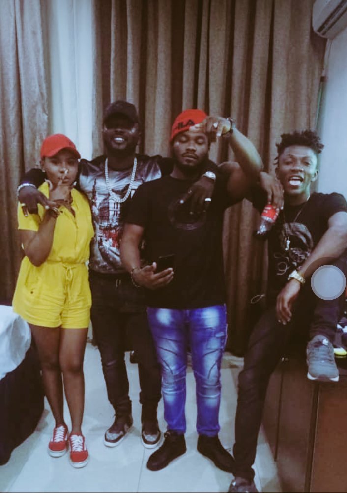 _DJFIZZY's tweet image. Throwback Thursday with family 
MzKiss x LappyPoly x SlimCase x DJ Fizzy #TheUnstoppableDJ #RubylearnShii