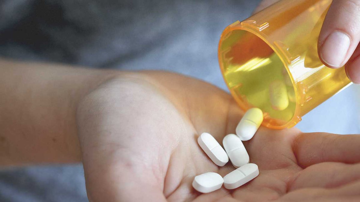 Quora's tweet photo. How do pharmaceutical companies invent the chemical structures of the drugs they develop? Answer by Keith Robison, PhD in Molecular and Cellular Biology https://t.co/7gJgAs7kvG https://t.co/tZIrIUwI4v