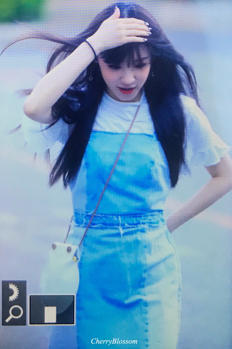 whenitblooms_'s tweet photo. #雨琦 #우기 #YUQI #G_I_DLE #여자아이들 
180817 preview
오랜만이에요ㅠㅠ https://t.co/auU8Lv5iFm