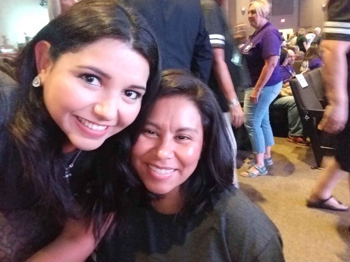 Gonza2ndgrade's tweet photo. Convocation 2018! We are ready to make this a GREAT school year.
#IamHumble #4graderocks
@HumbleISD_HE https://t.co/JkgVOniJ7J