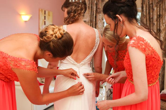 BrideMag's tweet image. What to do on the morning of your wedding: goo.gl/cqkGK9