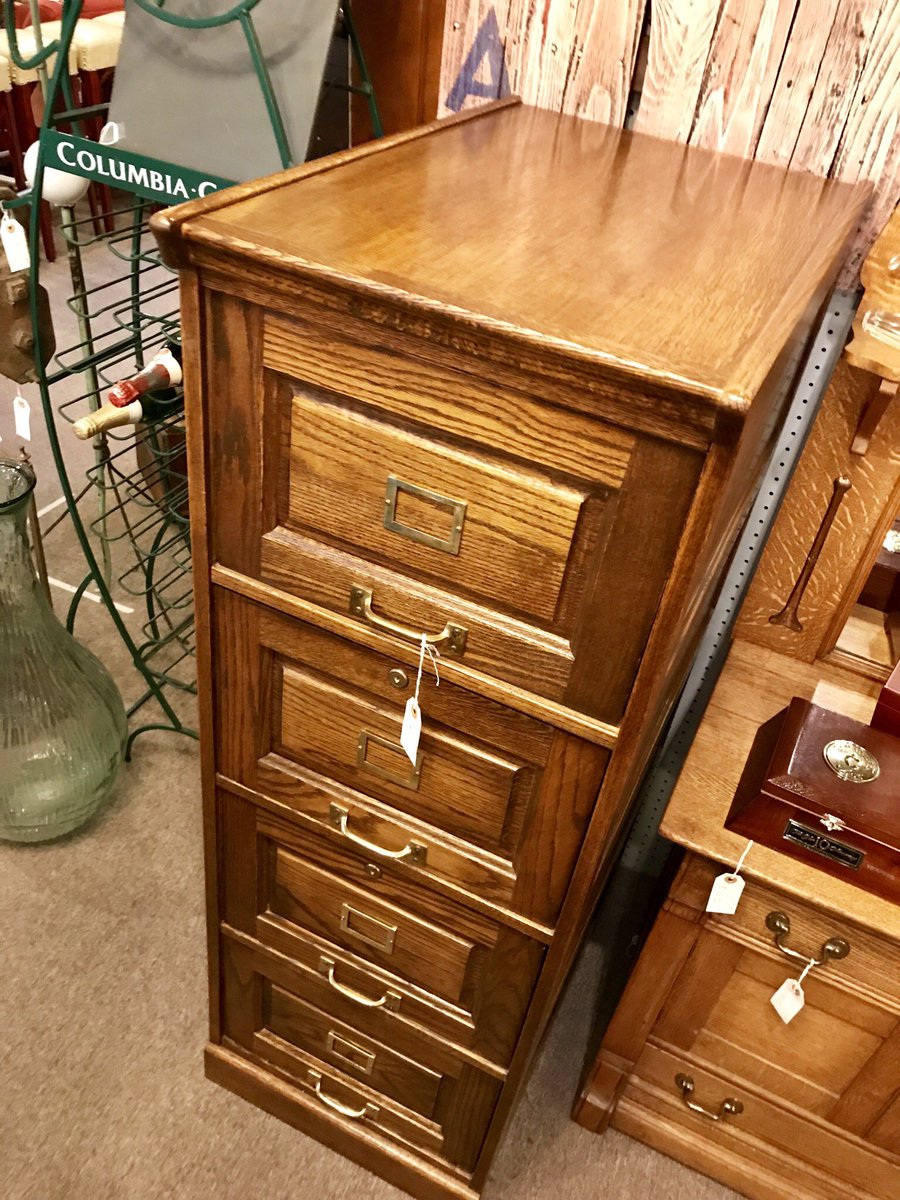 affordantq's tweet image. ONE GREAT ARRIVAL!
From dealer 55 Harold McGowan 630-505-1463 #filingcabinet #useitinyouroffice #perfectstorage #inpristinecondition #oak #greatpieceoffurniture #deliveryavailable #allmethodsofpaymentaccepted #buyitnow #layawayavailable #buyitnow #callus